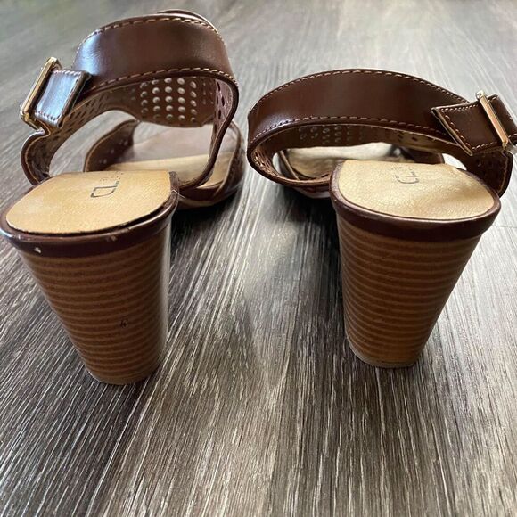 CL Chinese Laundry Caramel Sling Back Ankle Strap Block Heels Women's Sz 8.5 - Picture 4 of 5